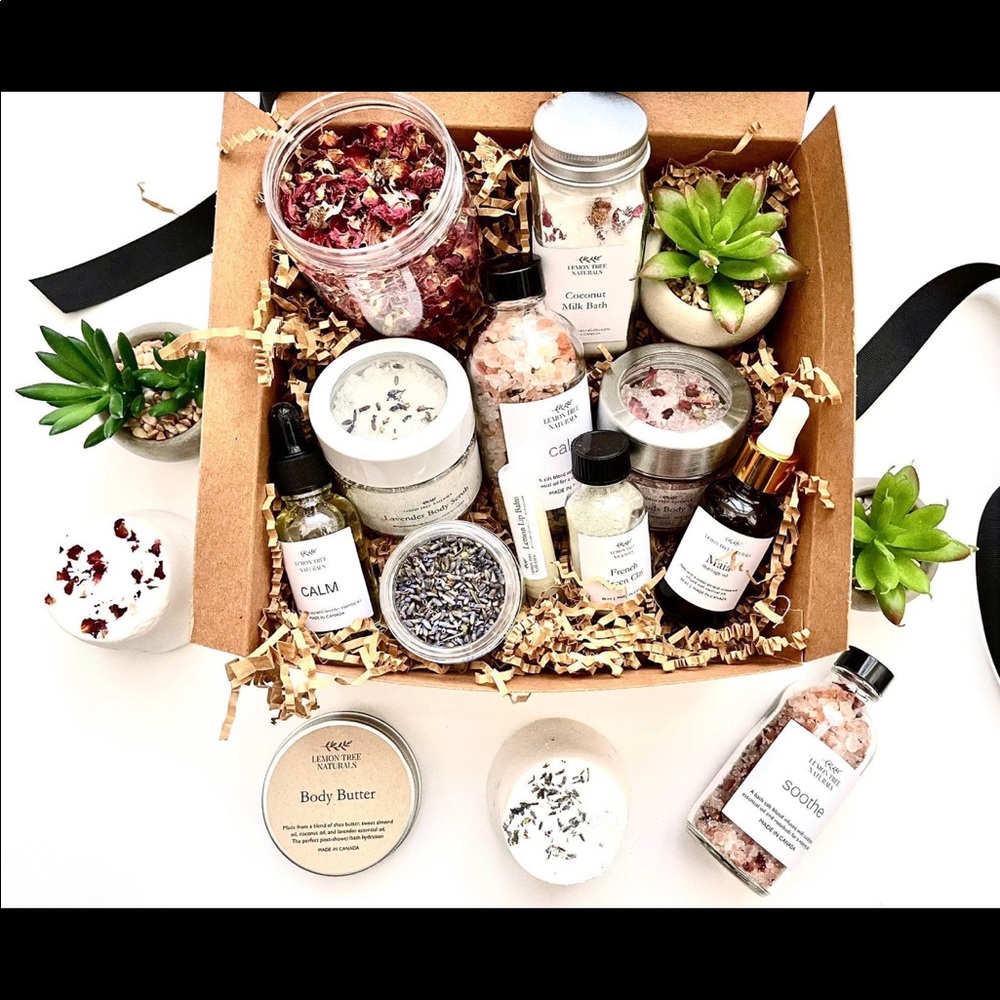 Self care/beauty mystery box - Picture 14 of 16
